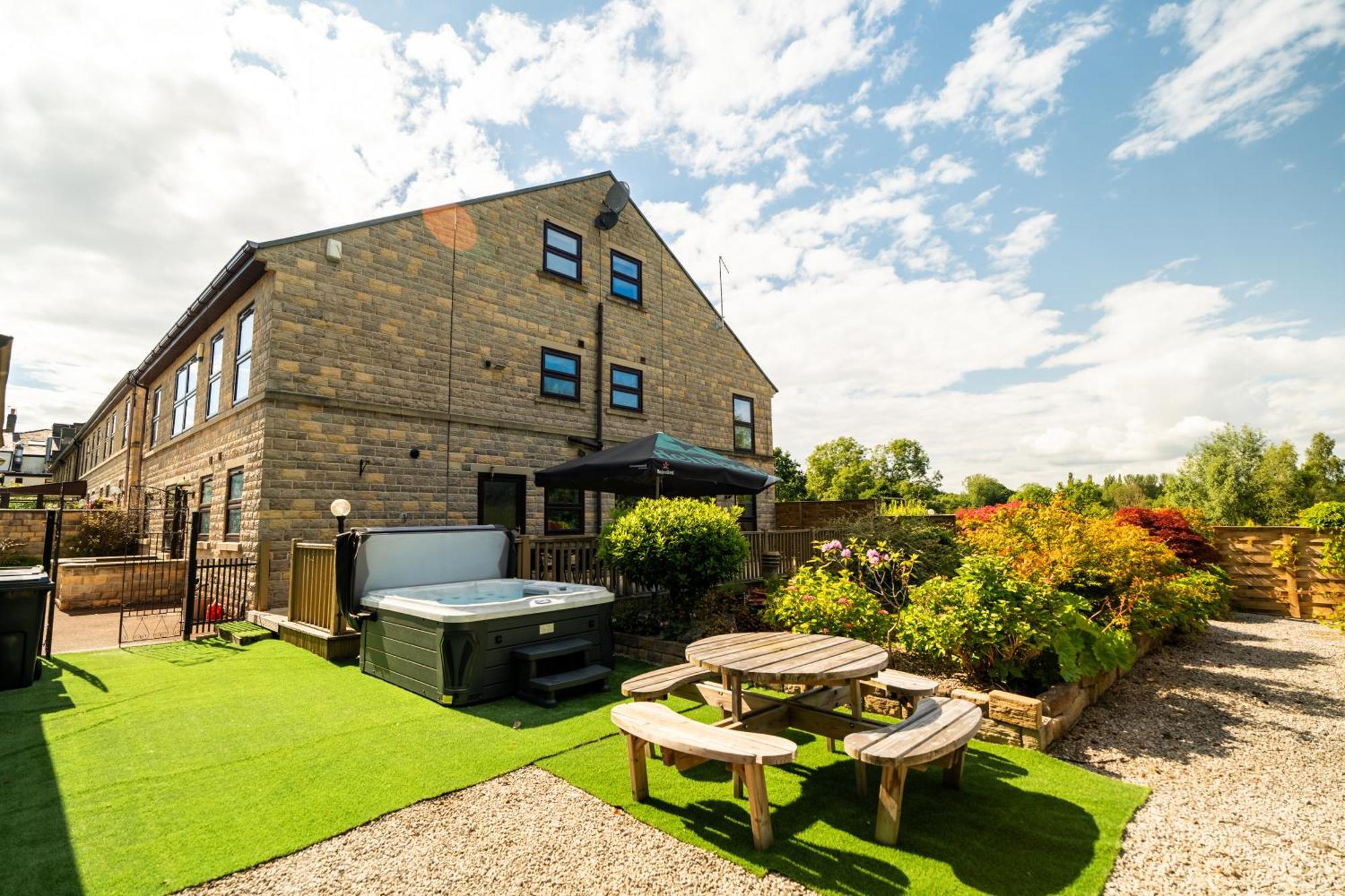 The House @ Sitwell Arms * Renishaw